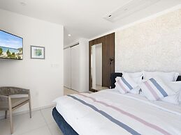 Fourteen at Mullet Bay