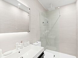 Fourteen at Mullet Bay