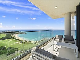 Fourteen at Mullet Bay