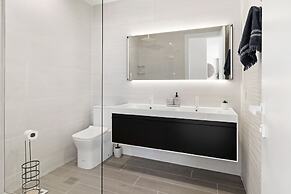 Fourteen at Mullet Bay