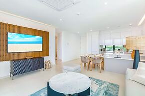 Fourteen at Mullet Bay