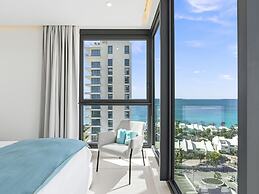 Fourteen at Mullet Bay