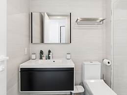 Fourteen at Mullet Bay