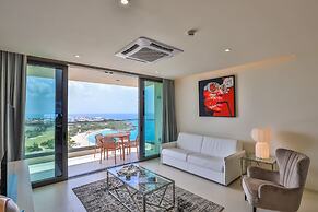 Fourteen at Mullet Bay