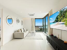 Fourteen at Mullet Bay