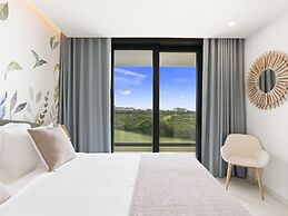 Fourteen at Mullet Bay