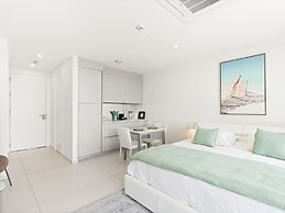 Fourteen at Mullet Bay