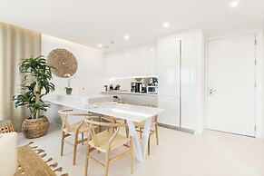 Fourteen at Mullet Bay