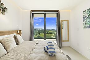 Fourteen at Mullet Bay