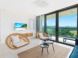 Fourteen at Mullet Bay