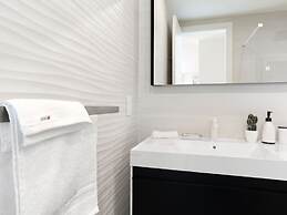 Fourteen at Mullet Bay