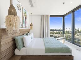 Fourteen at Mullet Bay