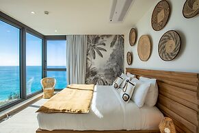 Fourteen at Mullet Bay