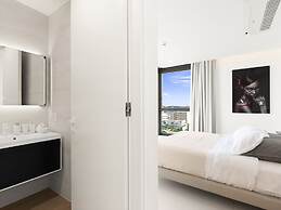 Fourteen at Mullet Bay