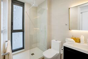 Fourteen at Mullet Bay