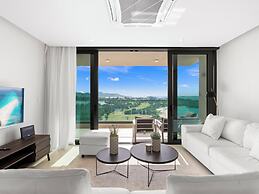 Fourteen at Mullet Bay