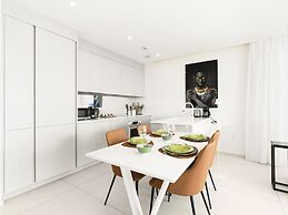 Fourteen at Mullet Bay