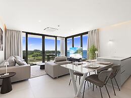 Fourteen at Mullet Bay