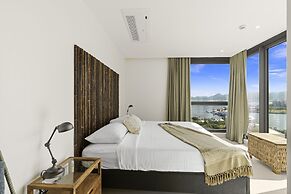 Fourteen at Mullet Bay