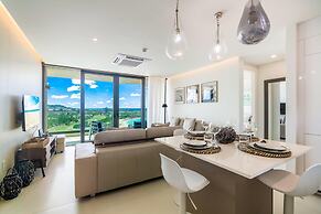 Fourteen at Mullet Bay