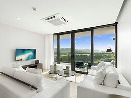 Fourteen at Mullet Bay