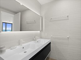 Fourteen at Mullet Bay