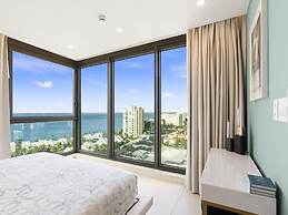 Fourteen at Mullet Bay