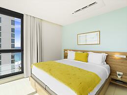 Fourteen at Mullet Bay