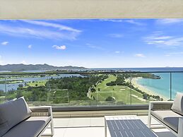 Fourteen at Mullet Bay