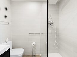 Fourteen at Mullet Bay