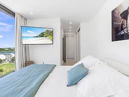 Fourteen at Mullet Bay