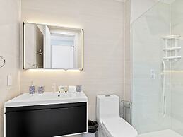 Fourteen at Mullet Bay