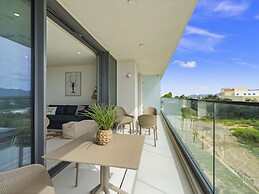 Fourteen at Mullet Bay