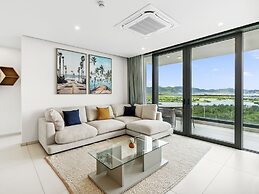 Fourteen at Mullet Bay