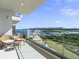 Fourteen at Mullet Bay