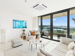 Fourteen at Mullet Bay