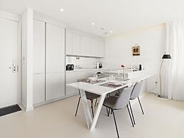 Fourteen at Mullet Bay