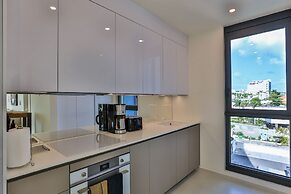 Fourteen at Mullet Bay