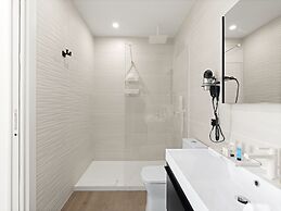 Fourteen at Mullet Bay