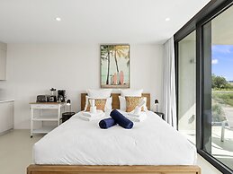 Fourteen at Mullet Bay