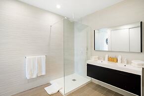 Fourteen at Mullet Bay