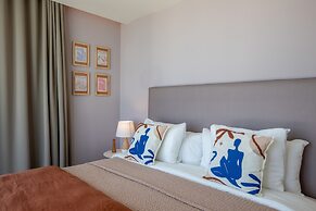 Fourteen at Mullet Bay