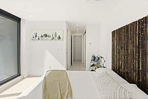 Fourteen at Mullet Bay