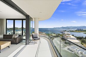 Fourteen at Mullet Bay