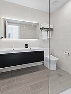 Fourteen at Mullet Bay