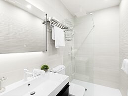 Fourteen at Mullet Bay