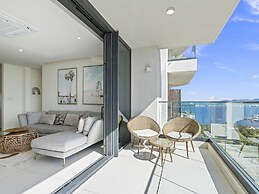 Fourteen at Mullet Bay