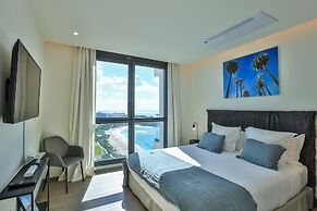 Fourteen at Mullet Bay