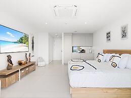 Fourteen at Mullet Bay