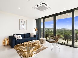 Fourteen at Mullet Bay